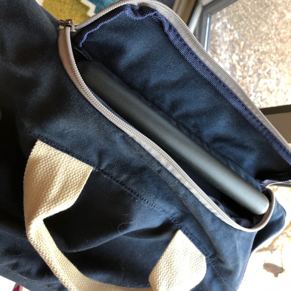 PINK Victoria's Secret "Peace, Love"Rolling Duffle - Rare Vintage - Picture 2 of 8